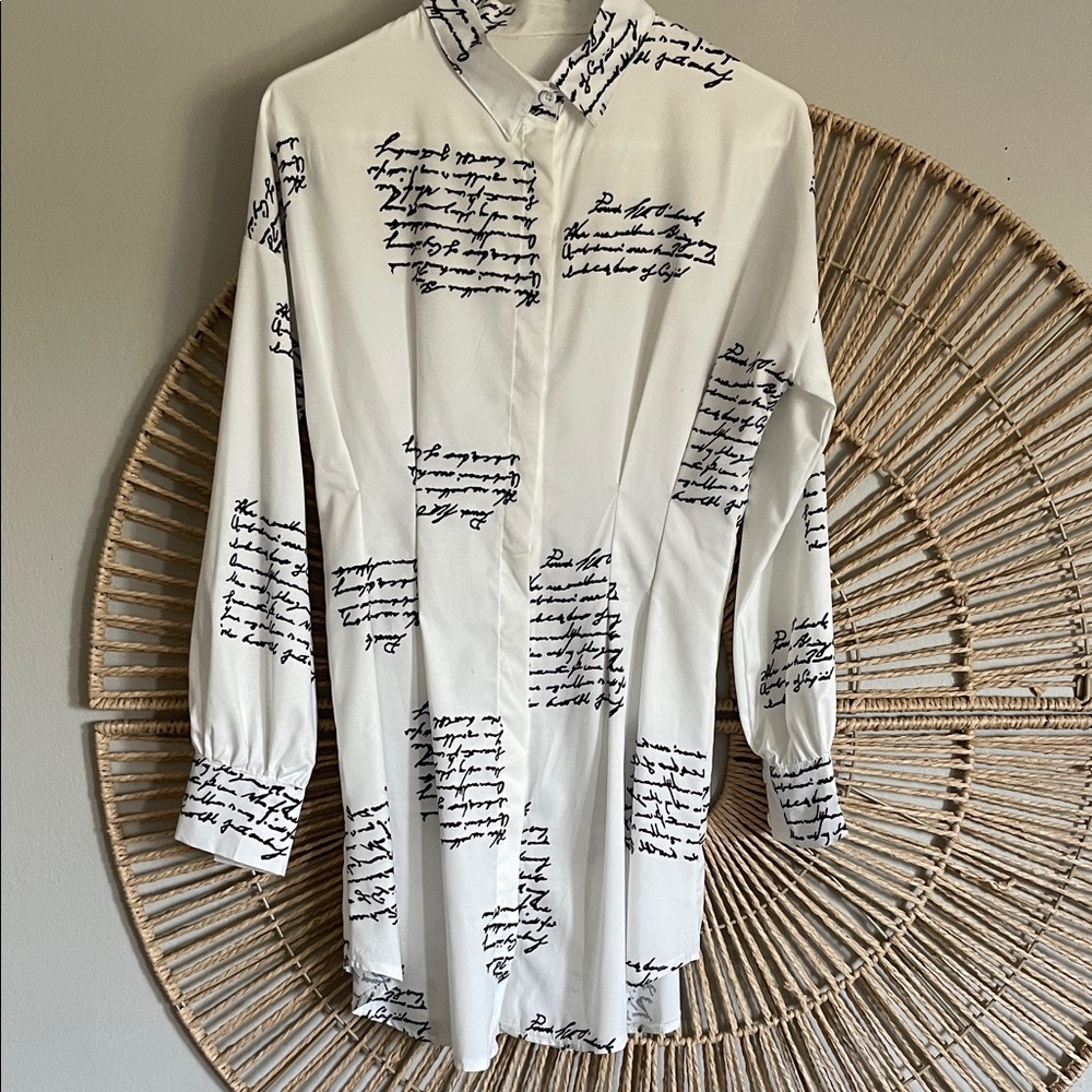 White button down collar Script-Print Mini Dress or Tunic Size XS